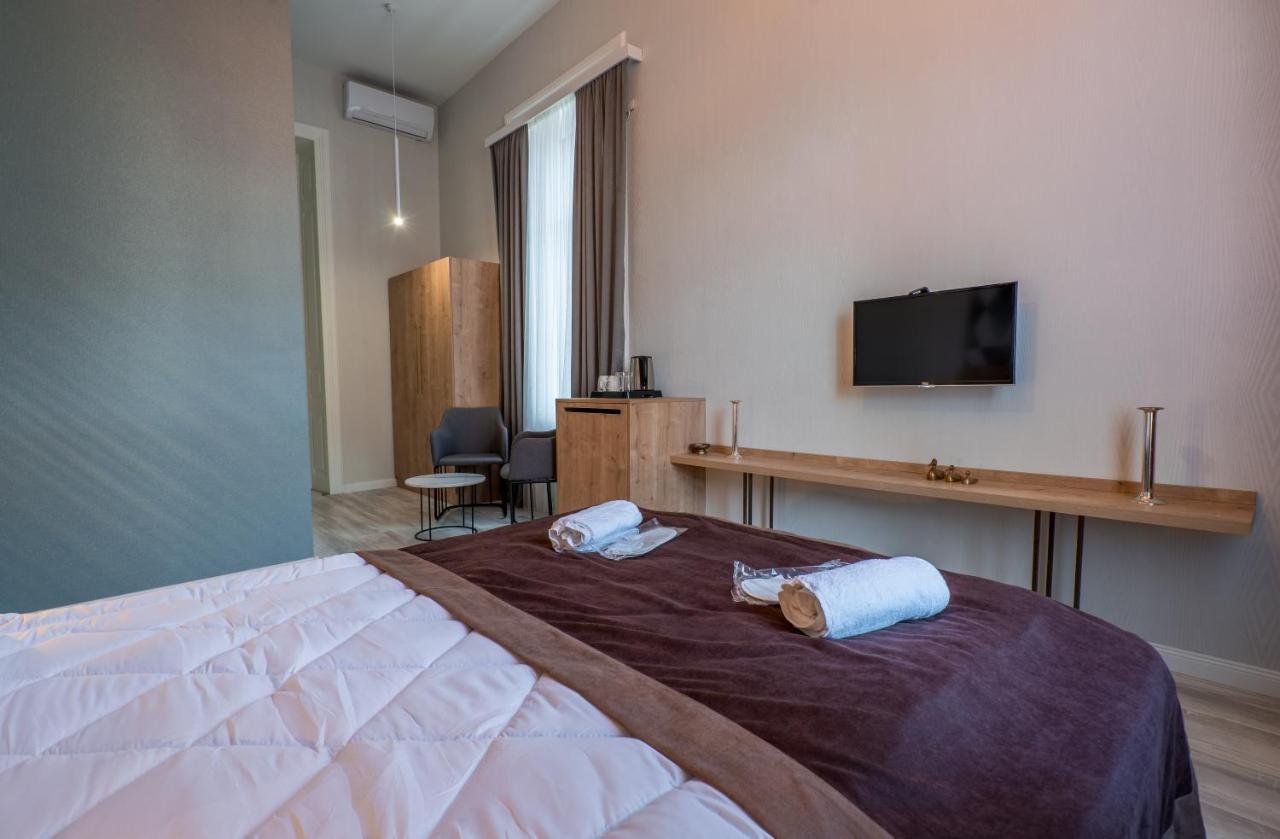 טביליסי Mini Hotel On Aghmashenebeli Ave מראה חיצוני תמונה