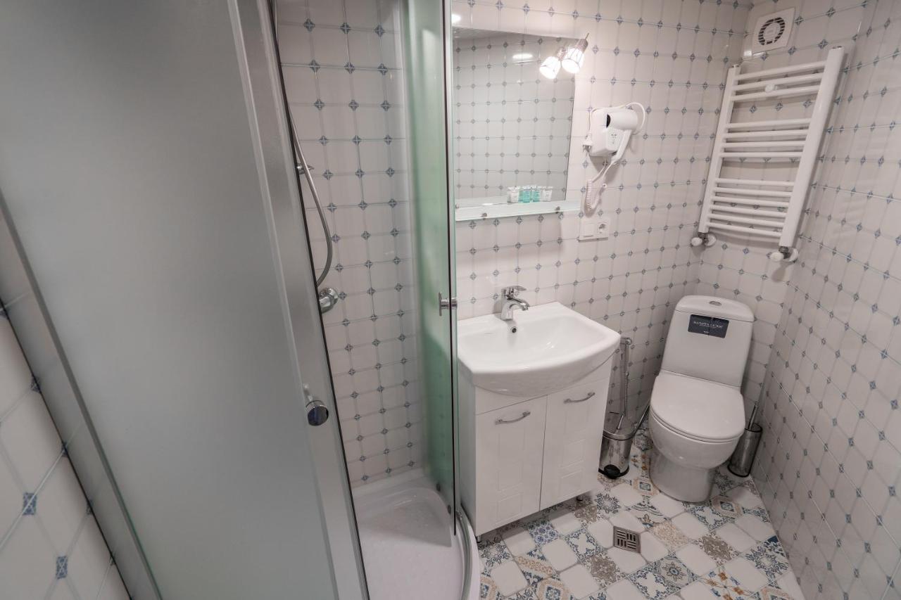 טביליסי Mini Hotel On Aghmashenebeli Ave מראה חיצוני תמונה