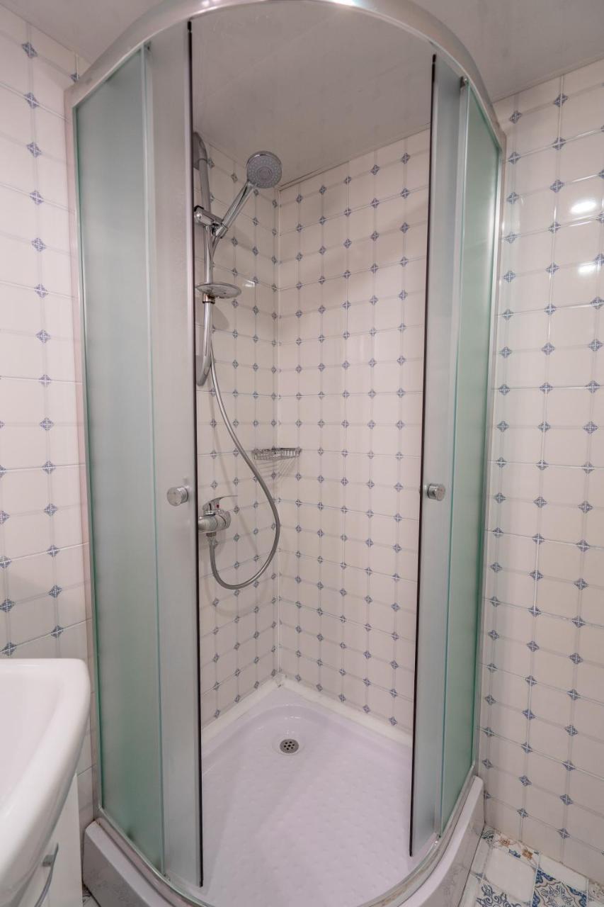 טביליסי Mini Hotel On Aghmashenebeli Ave מראה חיצוני תמונה