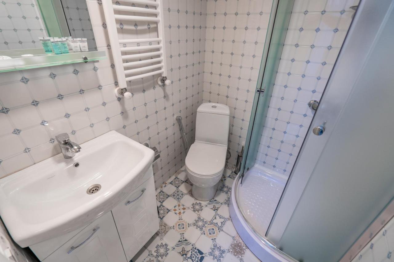 טביליסי Mini Hotel On Aghmashenebeli Ave מראה חיצוני תמונה